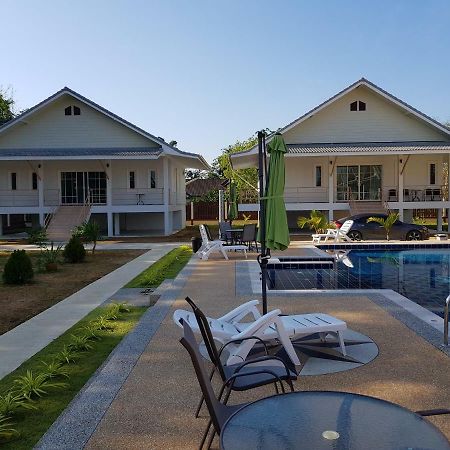 Poolside Bungalows Khao Lak Exterior foto