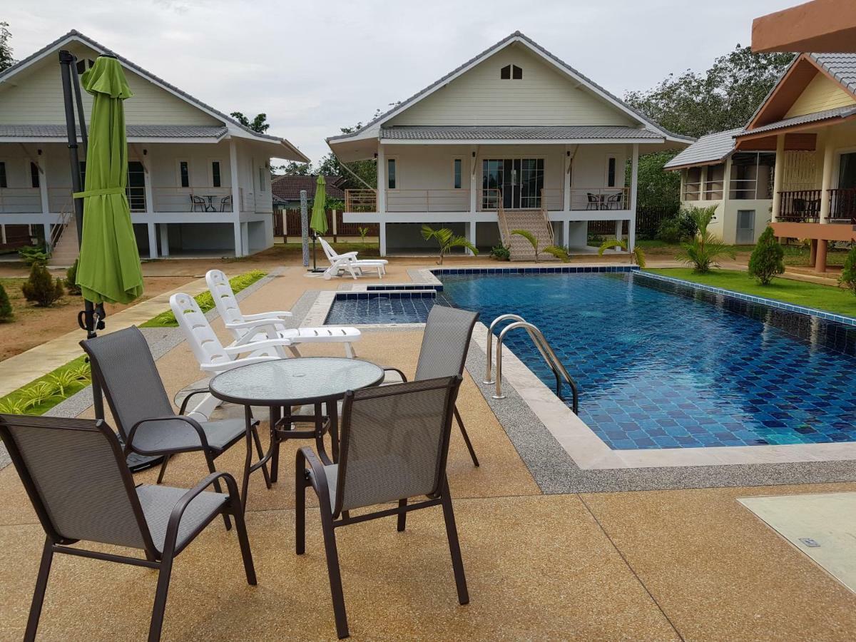 Poolside Bungalows Khao Lak Exterior foto