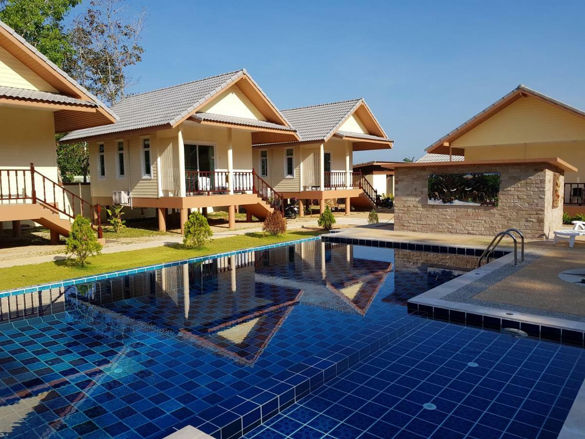 Poolside Bungalows Khao Lak Exterior foto