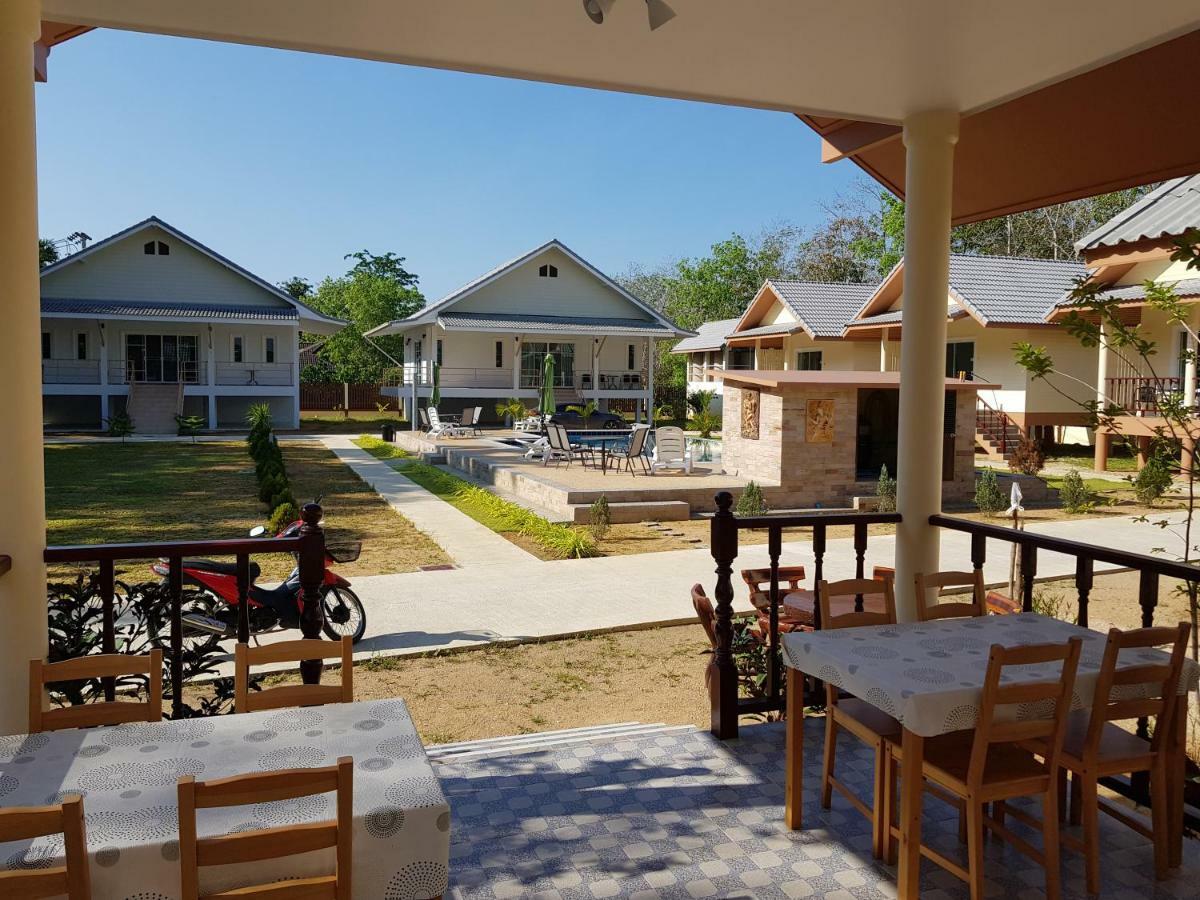 Poolside Bungalows Khao Lak Exterior foto